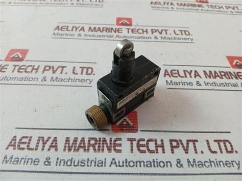 Azbil Sl1-a Compact Horizontal Limit Switch 5A-250Vac Ac-15 3A-250V Dc ...