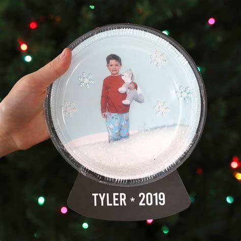 Holiday Craft Paper Plate Snow Globe