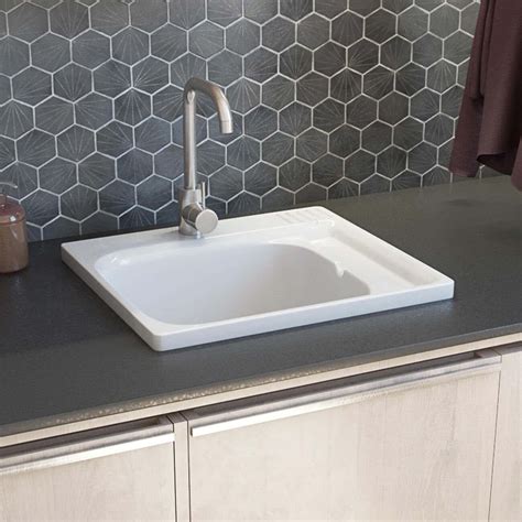 Maax Bathtubs, Sinks, Shower Doors, Walls, & More | VTB