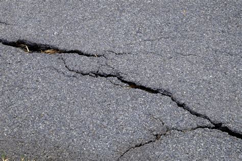 Transverse Cracking on Asphalt: Causes, Consequences & Cures