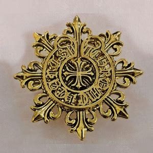 Rent/Buy Royal Golden Brooch | Home Trial | Free Delivery | CandidMen