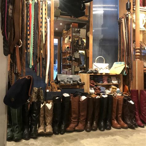 รองเท้าบูทย่านสุขุมวิท!!!! Start 200฿ | แกลเลอรีที่โพสต์โดย ซีน | Lemon8