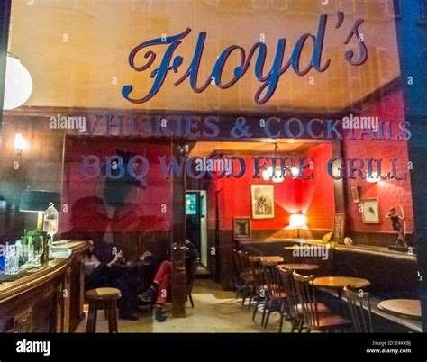 Restaurant american bar paris hi-res stock photography and images - Alamy