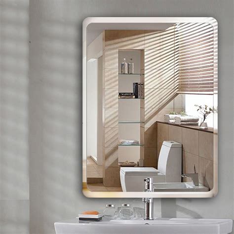 卫生间大面积的镜子，让采光更好更通透，配上灰色纹路的地砖，更显高级感-家居美图_装一网装修效果图