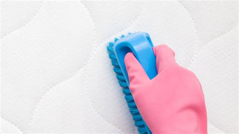 I’m a cleaning pro - how to remove yellow stains on mattresses in ...