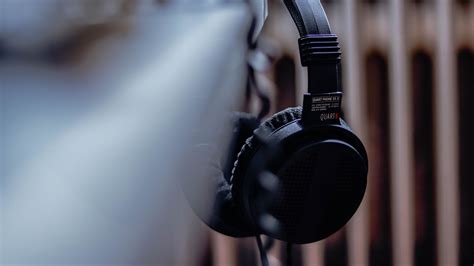 Download wallpaper 3840x2160 headphones, black, music, audio ...