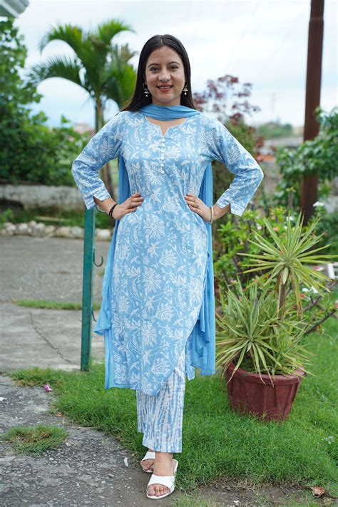 Buy Plus Size Salwar Kameez & Plus Size Suits For Women - Apella