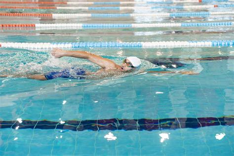 What Is Sidestroke Swimming? The 10 Techniques To Swim Like A Pro