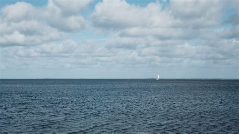 Download wallpaper 3840x2160 sea, skyline, boat, clouds, sky, ripples ...