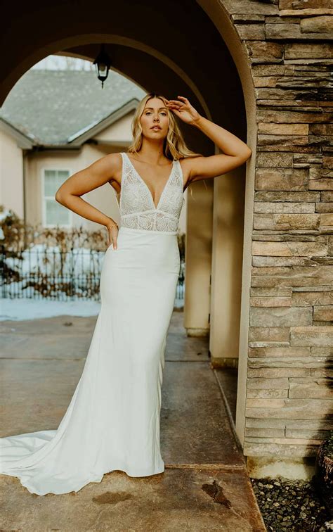 Sexy Summer Sheath Column Wedding Dress with Graphic Matte Lace