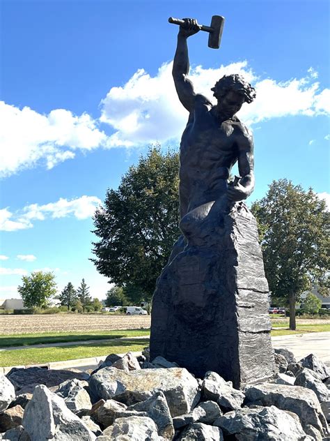 Self Made Man Self Made Man Statue Behind Meaning | Onlyart Sculpture