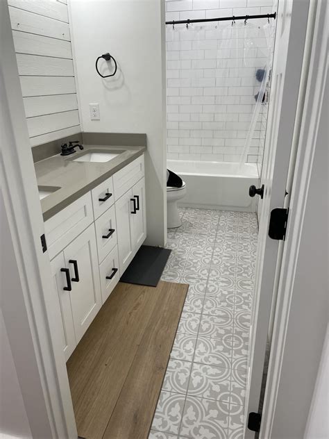 Bathroom floor update : r/HomeDecorating