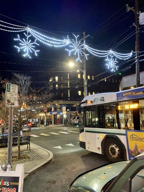 Thayer Street Providence HOLIDAY LIGHTS! - Stylish Life for Moms