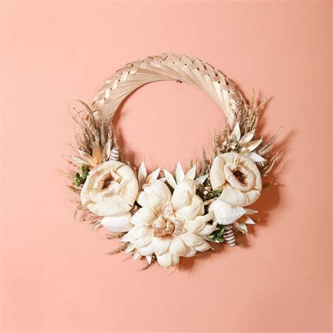 Eco-Friendly Wreath With Dried Flowers Online - Premium Wall Decoration ...