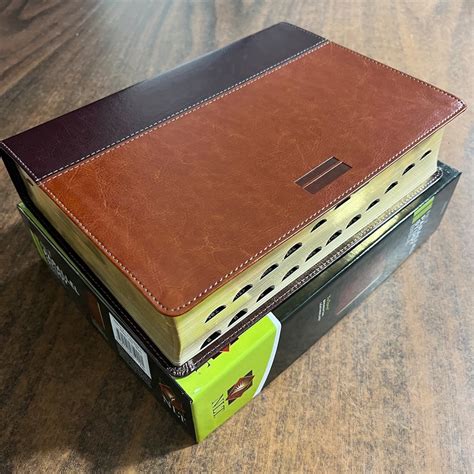 NLT Parallel Study Bible 的图像结果