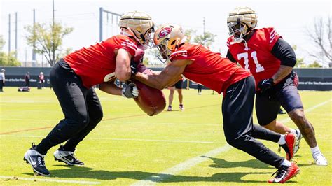 Refreshed 49ers setting tone early after missing playoffs in 2024 - ESPN