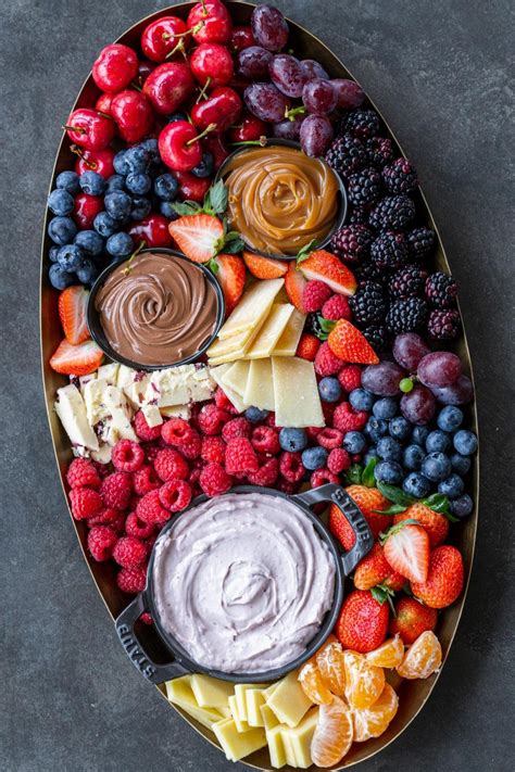 How to Make a Fruit Charcuterie Board - Momsdish