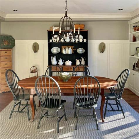 Farmhouse Dining Room With Crown Molding - Soul & Lane