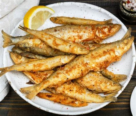 Жареная корюшка: как жарить на сковороде, рецепты, способы вкусно ...