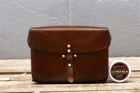 Conditioning Python Leather 的图像结果