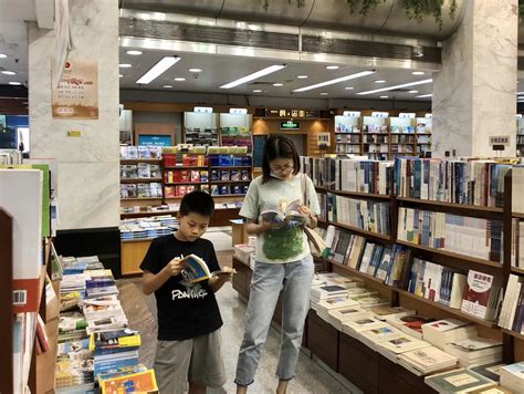 深夜书店，拓展上海夜间经济新业态_文化 _ 文汇网