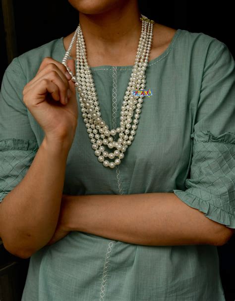 Oceanic Opulence: Pearl Cocktail Necklace By Totapari Jewellery