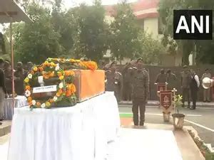 J-K: Wreath laying ceremony and gun salute held in honour of Sepoy ...