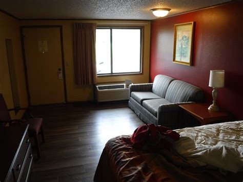 ARBOR INN HISTORIC MARSHALL - Inn Reviews, Photos, Rate Comparison ...