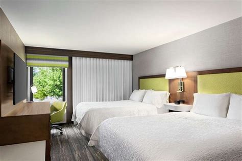 HAMPTON INN MILWAUKEE BROOKFIELD - Hotel Reviews, Photos, Rate ...