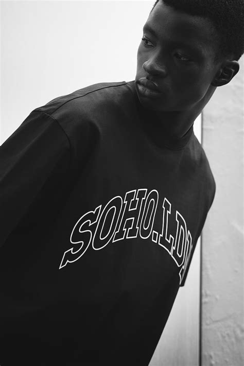 Loose Fit Printed T-shirt - Black/Soho LDN - Men | H&M IN