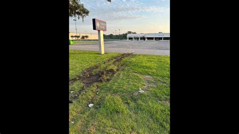 Drag marks led to truck dragging an ATM, Florida cops say | Miami Herald
