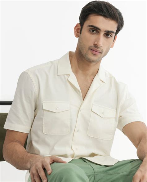 Rare Rabbit Men's Salford Off White Cuban Collar Half Sleeves Two Flap