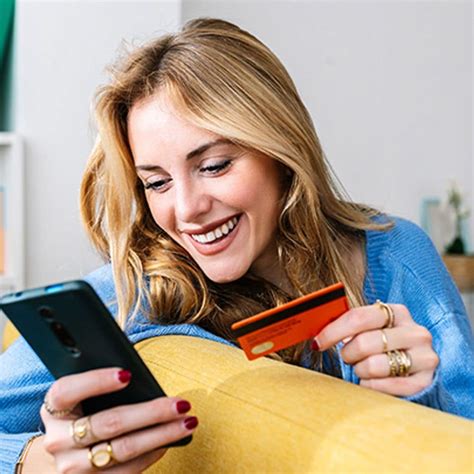 Ariana Grande, Cynthia Erivo y Jonathan Bailey sorprendidos por el ...