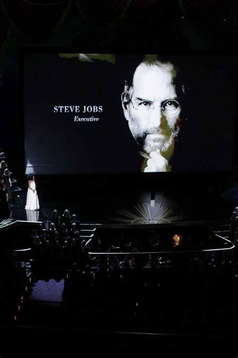 Siri: Get Latest Buzz, Updates, Gossip, Photos & Videos