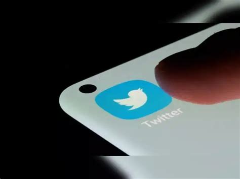 twitter: Twitter's edit feature may keep digital traces of earlier ...