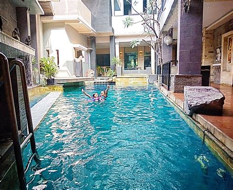 REDDOORZ PREMIUM @ D'SEASON HOTEL JEMURSARI (Surabaya, Java) - Inn ...