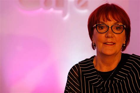 Psihoterapija mi ne može pomoći (Vedrana Rudan)- Razvod braka je ...