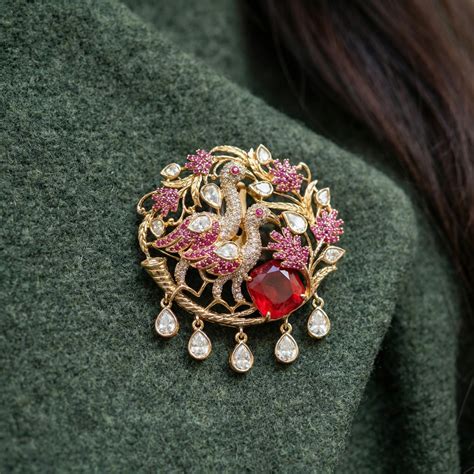 Mayriva Scarlet Aviary Brooch — Bird Art | Ozel
