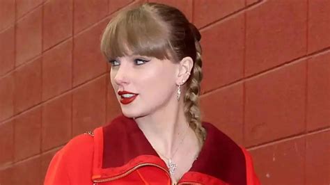 Did Taylor Swift’s dad really buy 40,000 albums to launch her career ...
