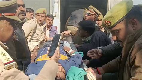 VIDEO: Man In Police Custody Attempts Suicide In UP's Kasganj, Angry ...
