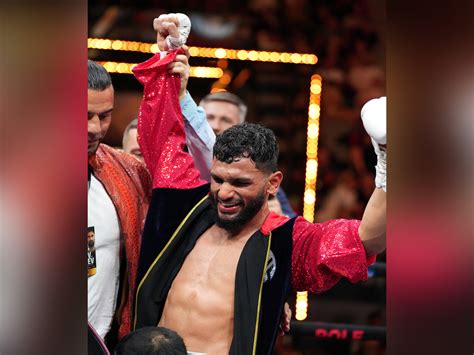 Faizan Anwar crowned WBA Intercontinental Champ in historic win for ...