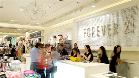 Forever 21 Shoppers Credit Card Information Reportedly Leaked | Teen Vogue