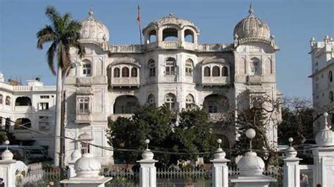 ਪੰਜਾਬ 'ਚ ਧਰਮ ਪਰਿਵਰਤਨ ਦਾ ਮਸਲਾ, ਕੀ ਦੂਜਿਆਂ ਨੂੰ ਭੰਡ ਕੇ ਬਰੀ ਹੋ ਜਾਣਗੇ SGPC ਤੇ ...