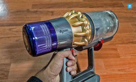 Dyson V11 Absolute Pro Cordless Vacuum Cleaner Review: Form Meets ...