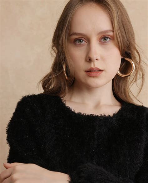 Rareism Women's Pilxar Black Acrylic Crew Neck Dyed Crop Regular Fit J