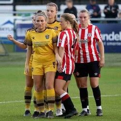 लोगों से बर्दाश्त नहीं होता फुटबॉल स्टार का ग्लैमर, खूबसूरती की वजह से ...