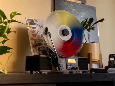Spin your vinyl vertically with this nifty record player | Popular Science