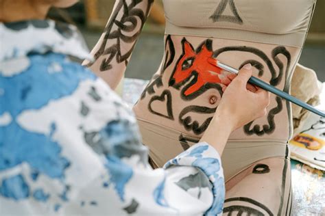 Girl Body Painting Photos, Download The BEST Free Girl Body Painting Stock Photos & HD Images