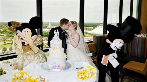 Disney Bride 的图像结果