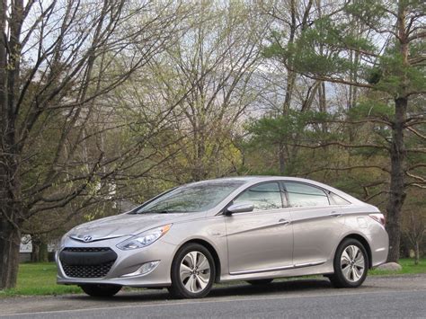 2013 Hyundai Sonata Hybrid: Gas Mileage Test Drive